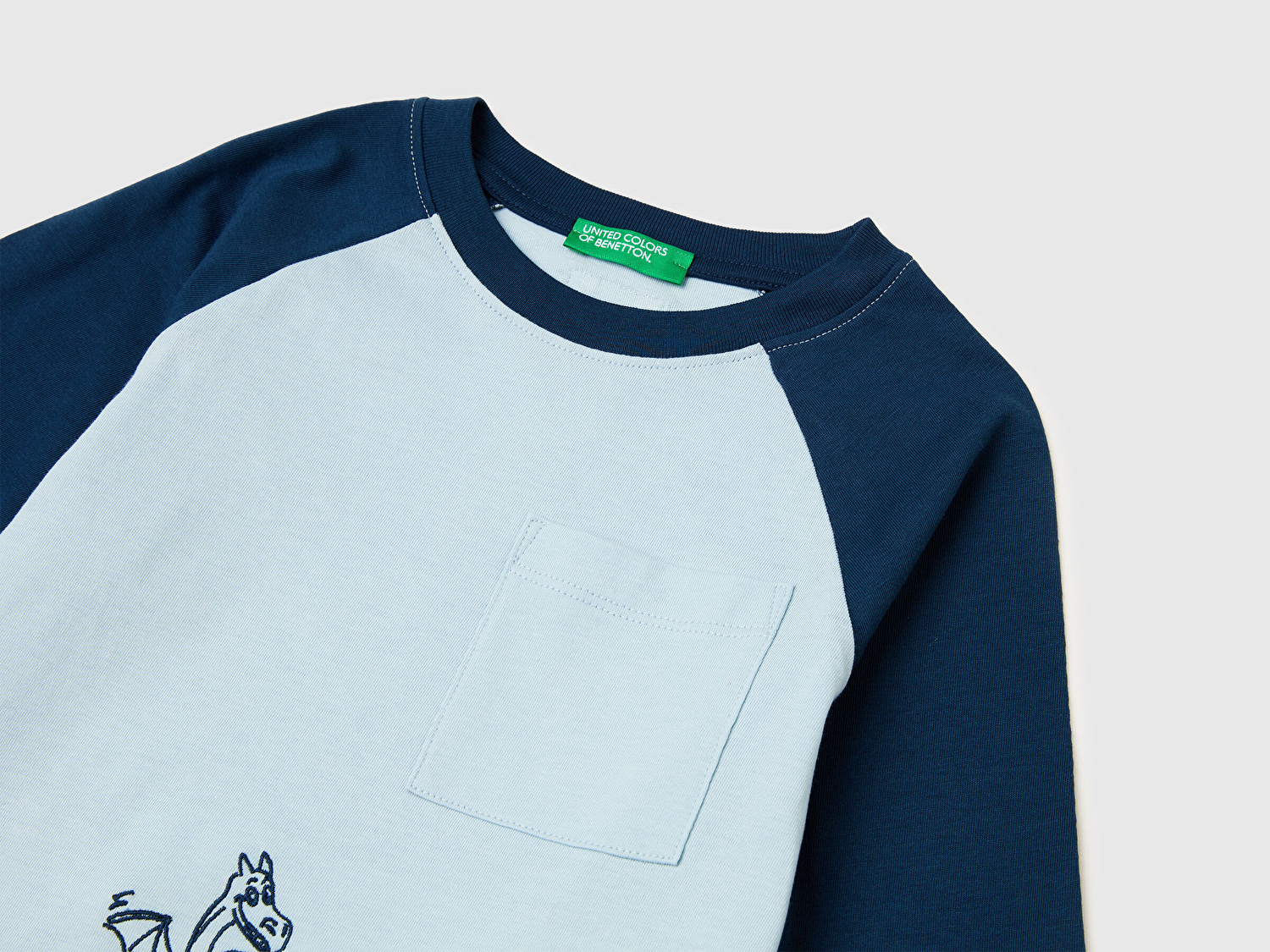 Benetton Erkek Bebek Buz Mavisi Renk Bloklu Logo Etiketli Kontrast Yaka Uzun Kollu T-Shirt