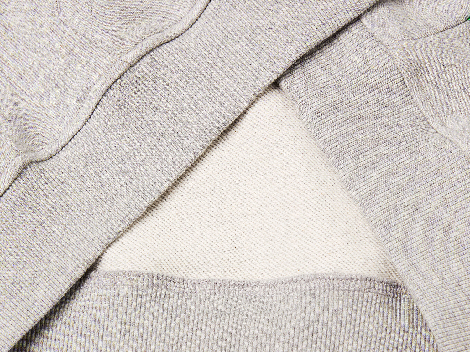 Benetton Erkek Gri Melanj  %100 Pamuk Kontrast Kordonlu Grafik Baskılı Kapüşonlu Sweatshirt