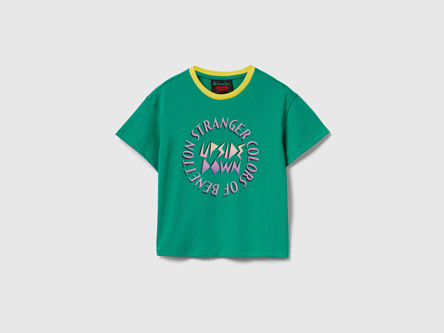 Benetton Kız Çocuk Yeşil %100 Pamuk Stranger Things Ön Baskılı Kısa Kollu T-Shirt