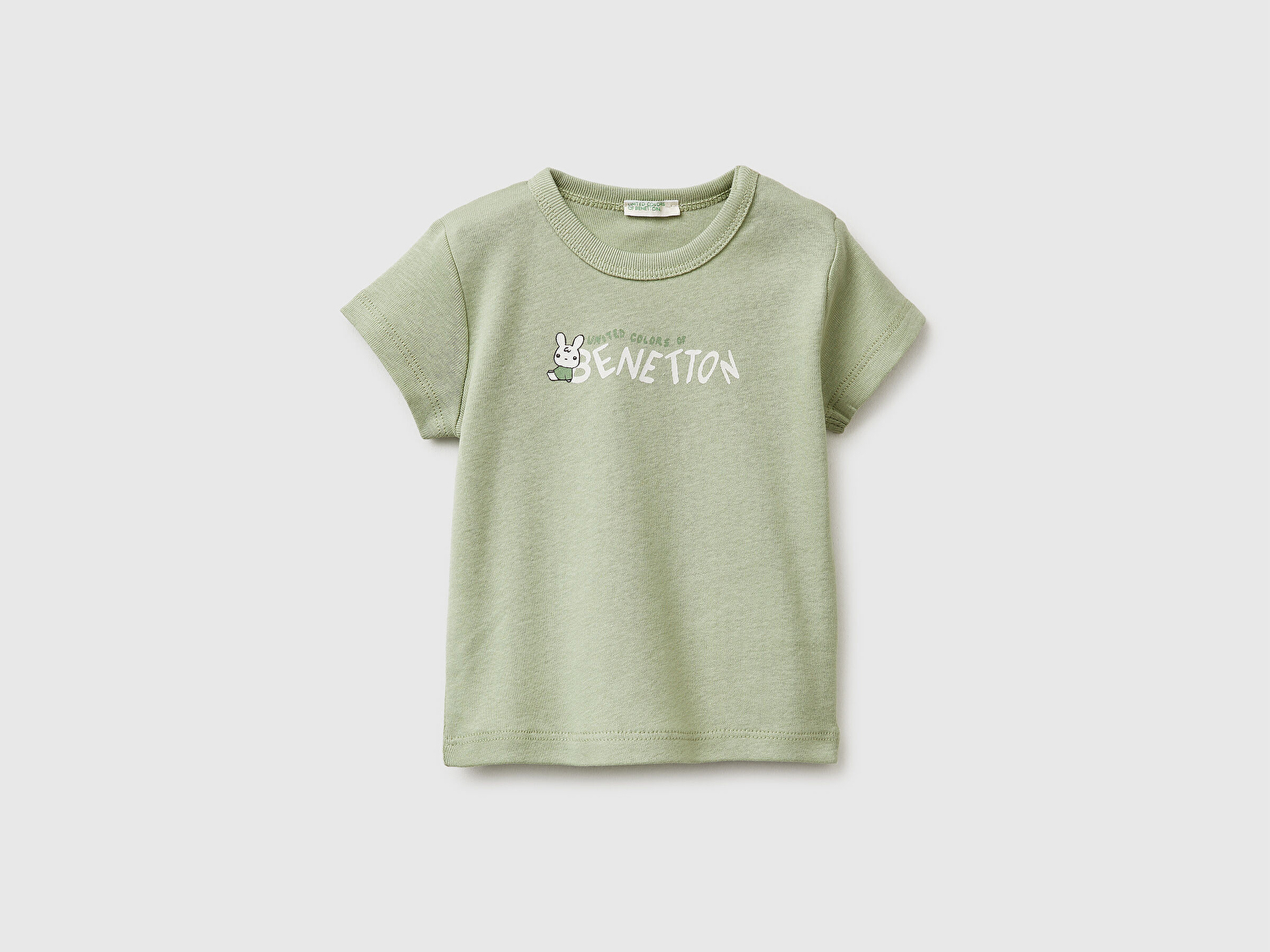 Benetton Bebek Adaçayı Yeşili Baskılı Omzu Çıtçıtlı Ribanalı Kısa Kollu T-Shirt