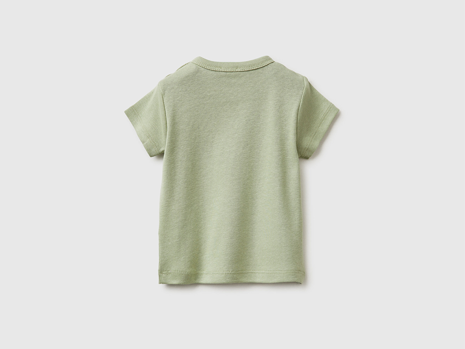 Benetton Bebek Adaçayı Yeşili Baskılı Omzu Çıtçıtlı Ribanalı Kısa Kollu T-Shirt