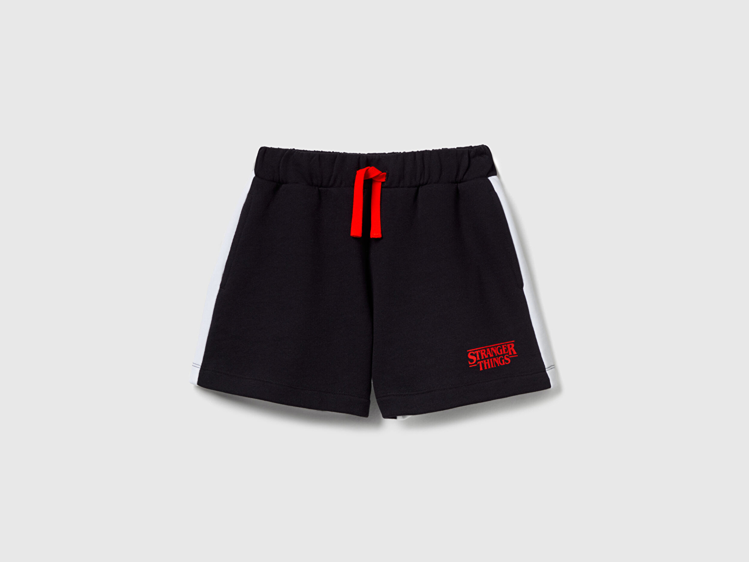 Benetton Kız Çocuk Siyah %100 Pamuk Stranger Things Baskılı Kontrast Dikişli Şort
