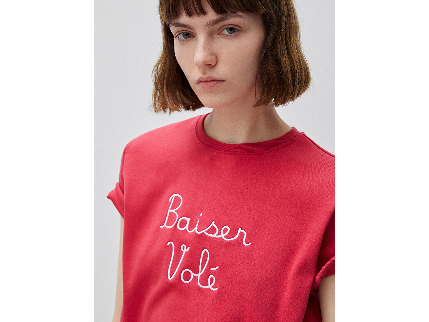 Benetton Kadın Kırmızı Pamuk Karışımlı Önü Nakışlı Bisiklet Yaka T-Shirt