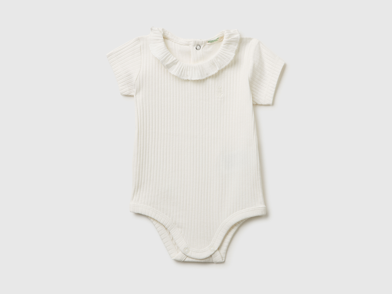 Benetton Bebek Beyaz Göğsü Logolu Fırfırlı Yaka Çıtçıtlı Kısa Kollu Body