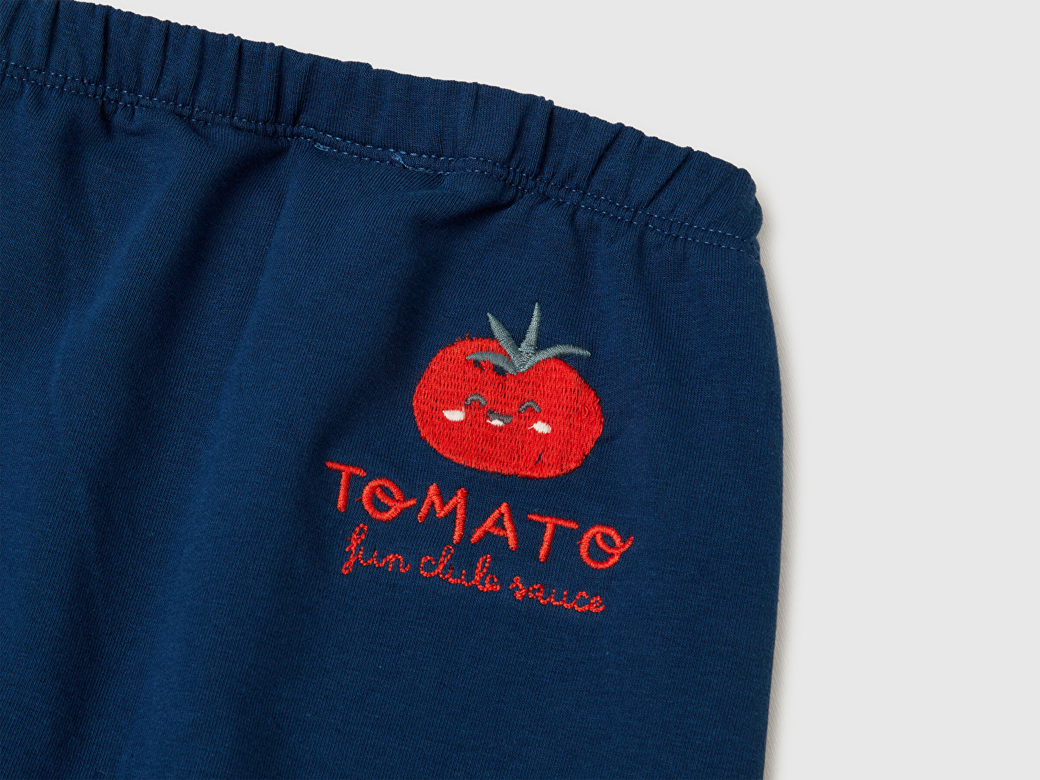 Benetton Bebek Ekru-Lacivert Düğmeli Baskılı Sweatshirt Takım