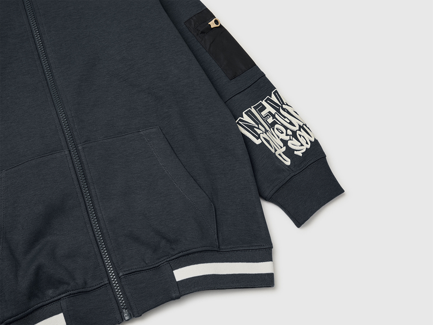 Benetton Erkek Çocuk Antrasit Cep Detaylı Fermuarlı Kapüşonlu Sweatshirt