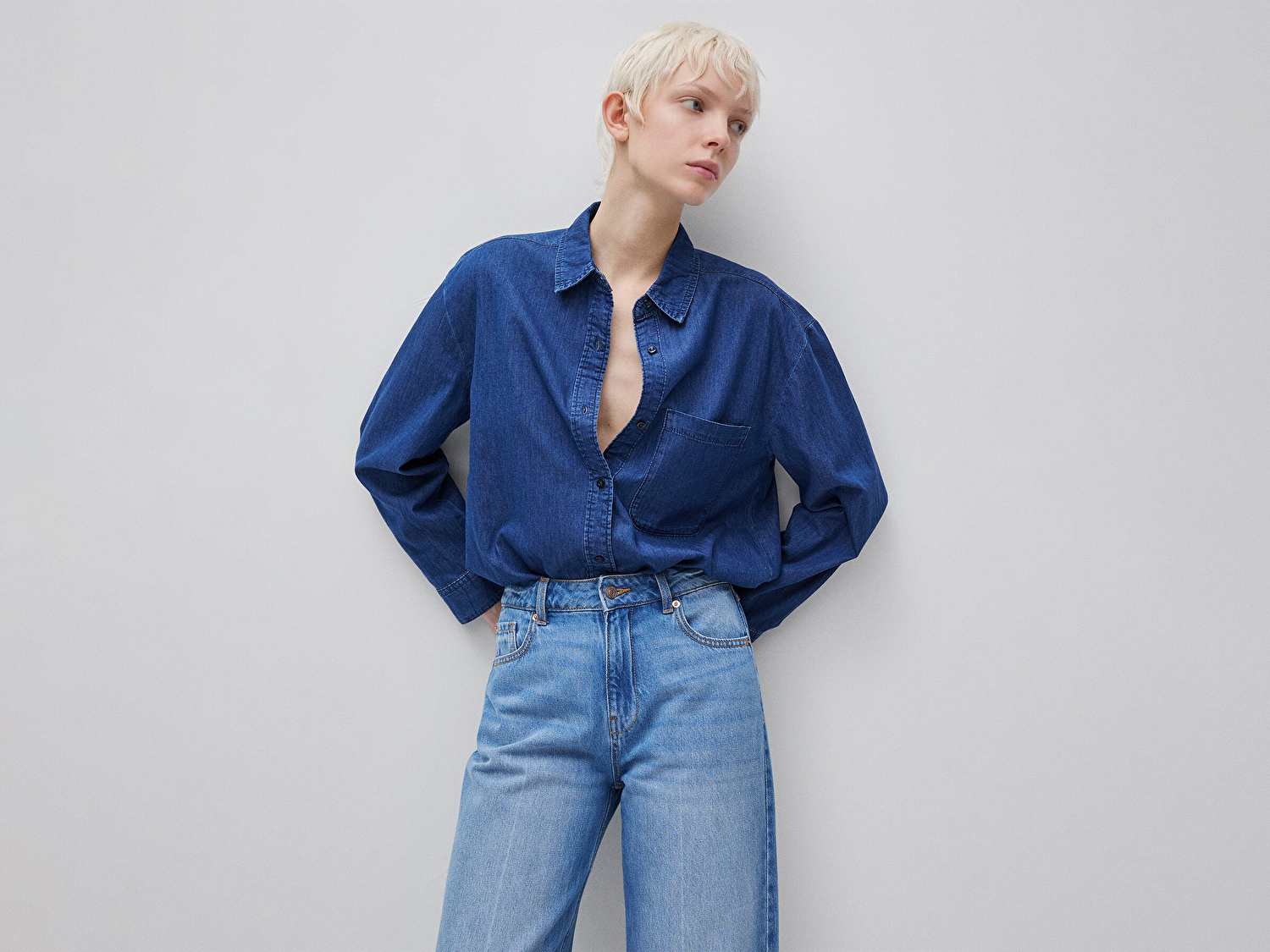 Benetton Kadın Lacivert %100 Pamuk Yamalı Cepli Düğmeli Denim Gömlek