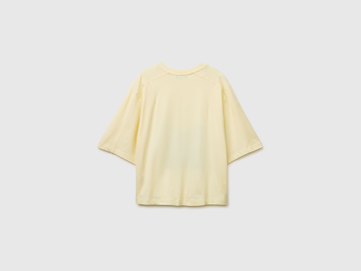 Benetton Kadın Açık Sarı %100 Pamuk Su Bazlı Baskılı Oversize Bisiklet Yaka T-Shirt