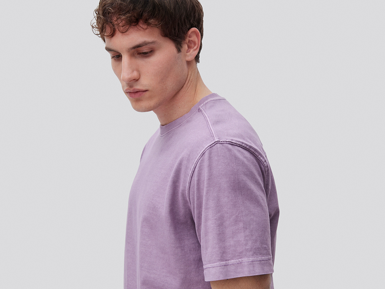 Benetton Erkek Mor %100 Pamuk Logo Baskılı Relax Fit T-Shirt