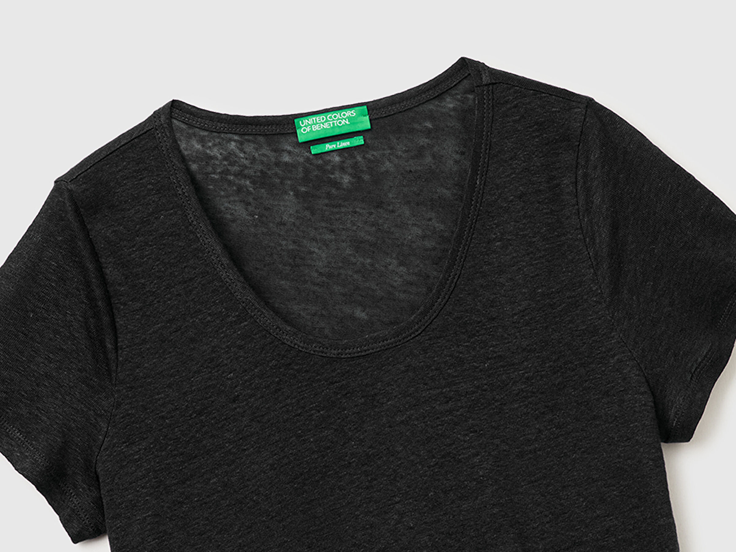 Benetton Kadın Siyah %100 Keten Geniş Yaka Kısa Kollu T-Shirt