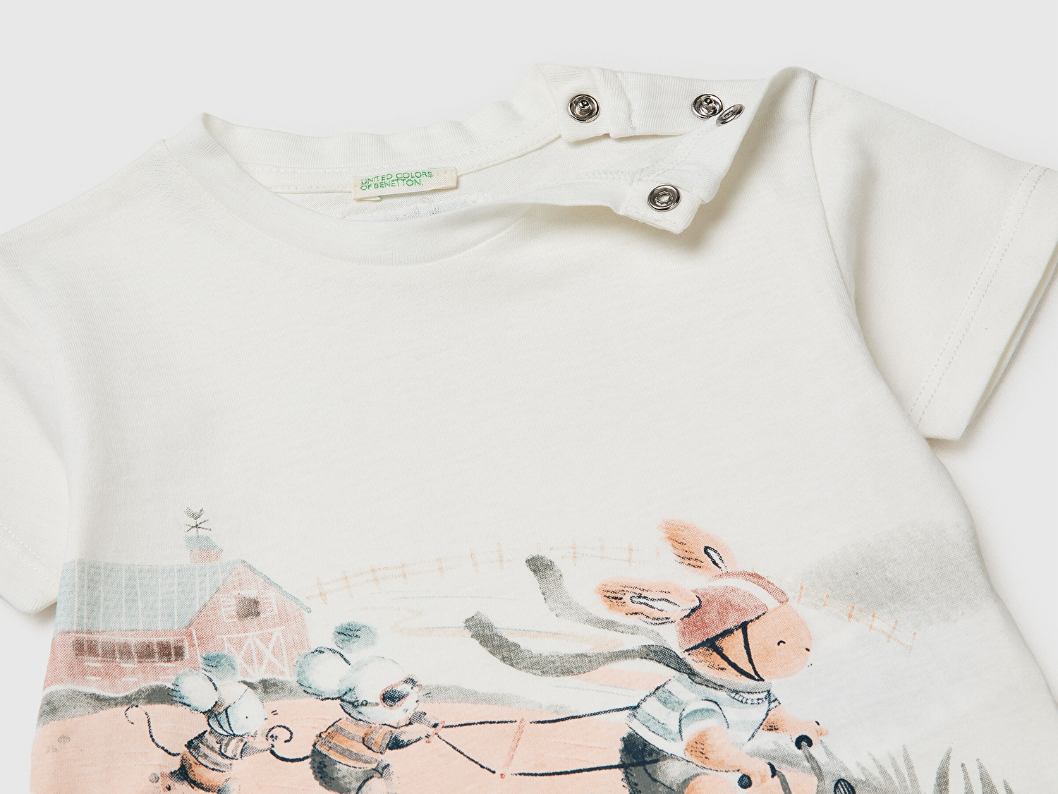 Benetton Bebek Beyaz Su Bazlı Baskılı Omzu Gizli Çıtçıtlı Yuvarlak Yaka T-Shirt