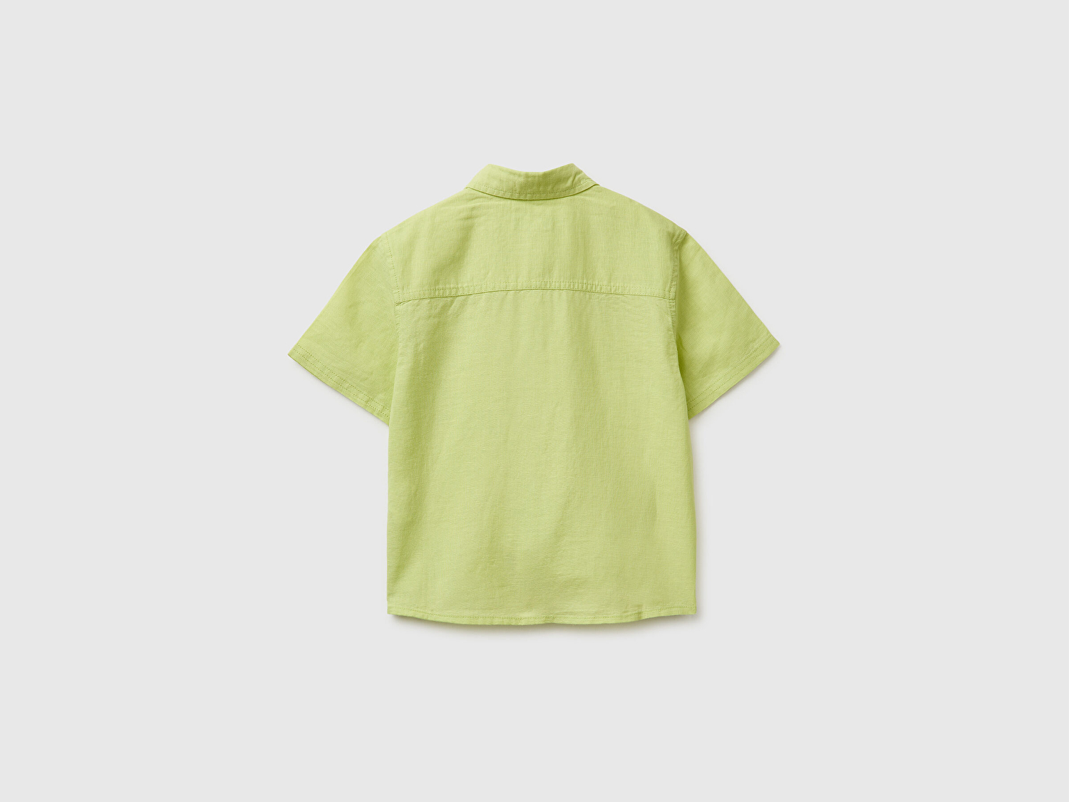 Benetton Erkek Bebek Sarı Logo İşlemeli Kapaklı Cepli Ahşap Düğmeli Kısa Kollu Gömlek
