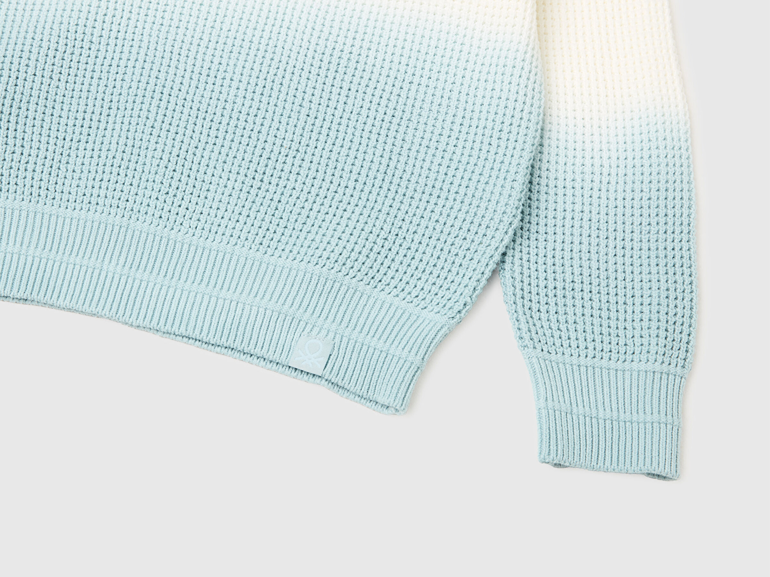 Benetton Erkek Çocuk Buz Mavisi Renk Geçişli Waffle Örgü Yuvarlak Yaka Kazak
