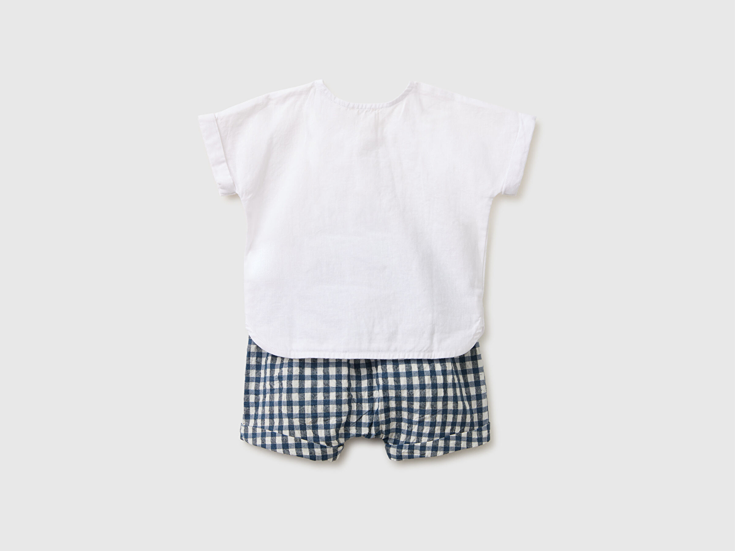 Benetton Bebek Beyaz mix Kimono Kollu Henley T-Shirt ve Çizgili Şortlu Takım