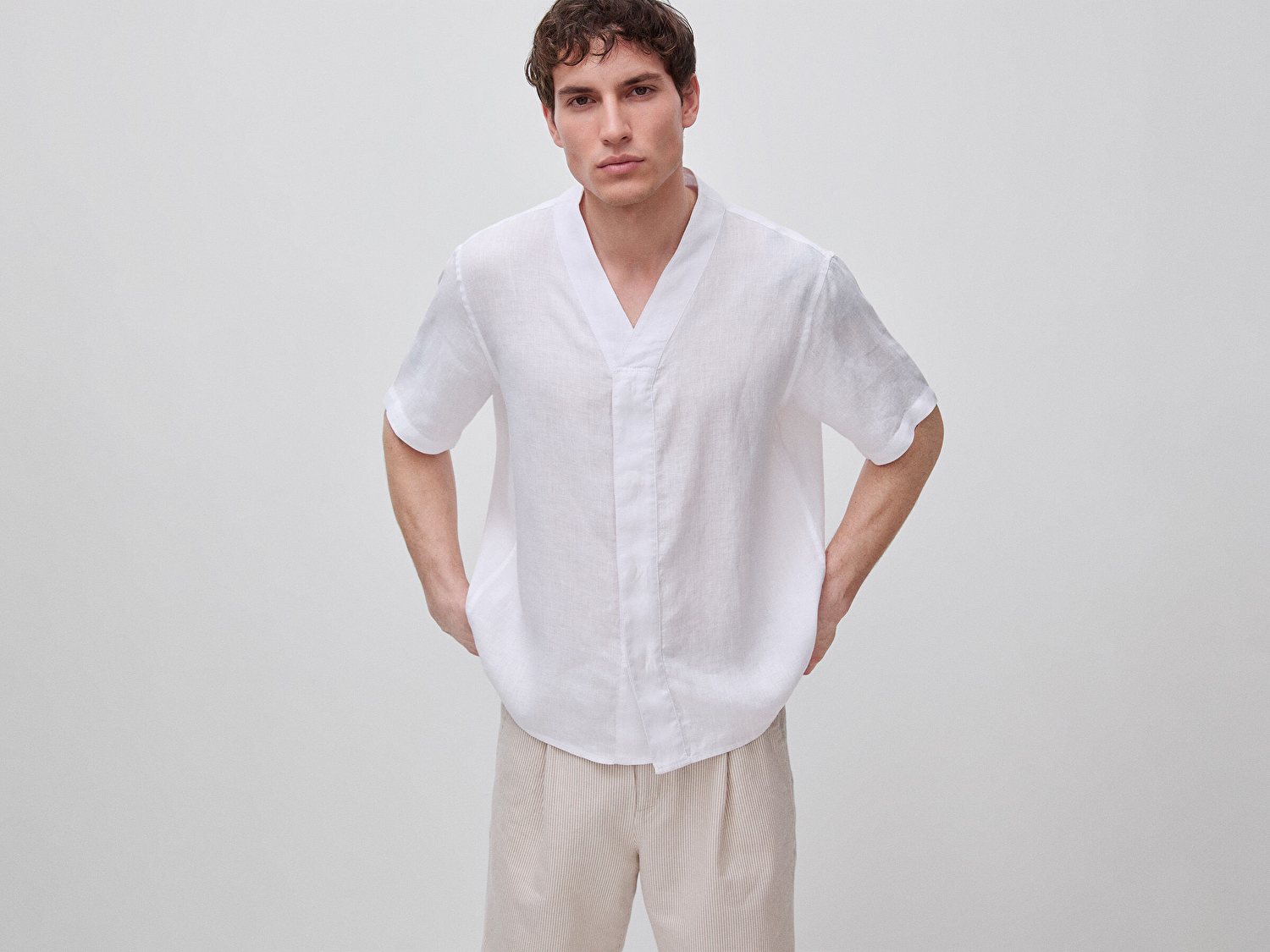 Benetton Erkek Beyaz  %100 Keten Relaxed Fit Kısa Kollu Beyzbol Yaka Gömlek