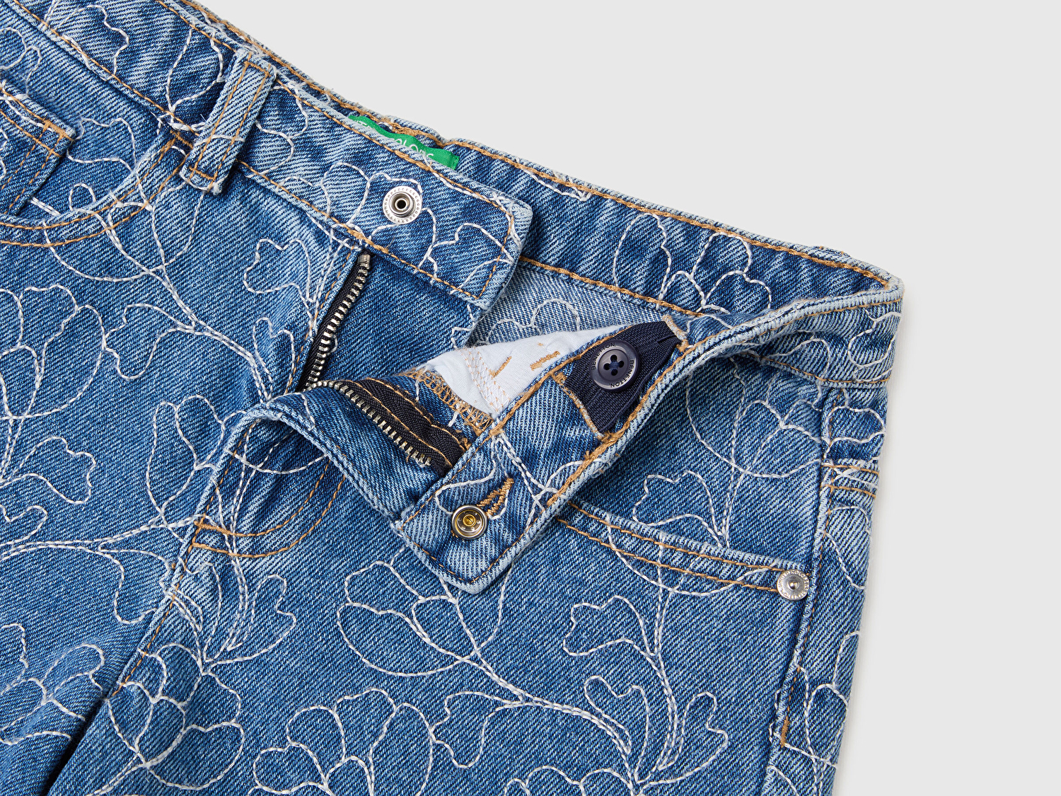 Benetton Kız Çocuk Mavi Ayarlanabilir İç Bel Bantlı Beş Cepli İşlemeli Denim Şort