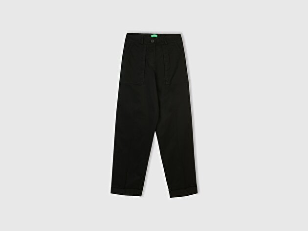 Benetton Kadın Siyah Pamuk Karışımlı Önü Dikiş Detaylı Paçası Kıvrık Pantolon
