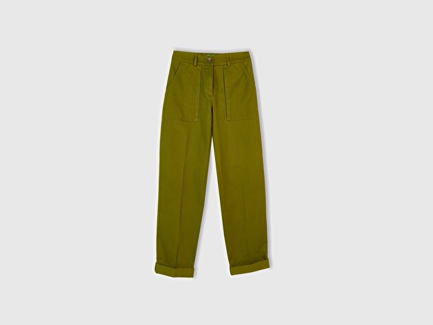 Benetton Kadın Haki Yeşili Pamuk Karışımlı Önü Dikiş Detaylı Paçası Kıvrık Pantolon