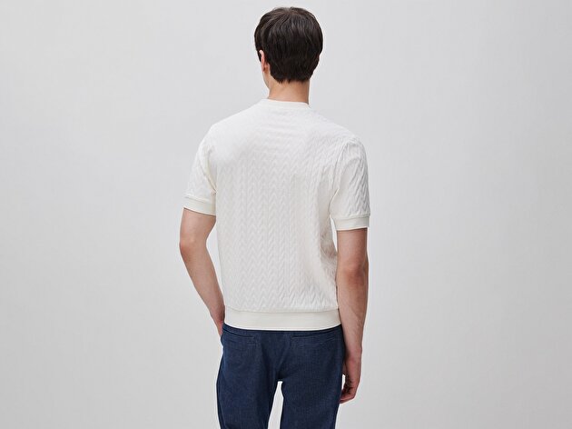 Benetton Erkek Krem Pamuk Karışımlı Jakarlı Regular Fit Bisiklet Yaka T-Shirt