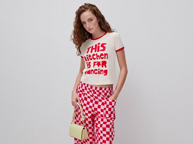 Benetton Kadın Krem Pamuk Karışımlı Önü Baskılı Bisiklet Yaka T-Shirt