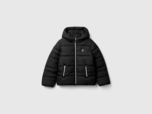 Benetton Kız Çocuk Siyah Sol Göğsü Logo İşlemeli Cepli Kapüşonlu Yüksek Yaka Mont