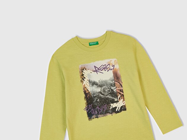Benetton Erkek Çocuk Hardal Önü ve Arkası Baskılı Bisiklet Yaka Uzun Kollu T-shirt