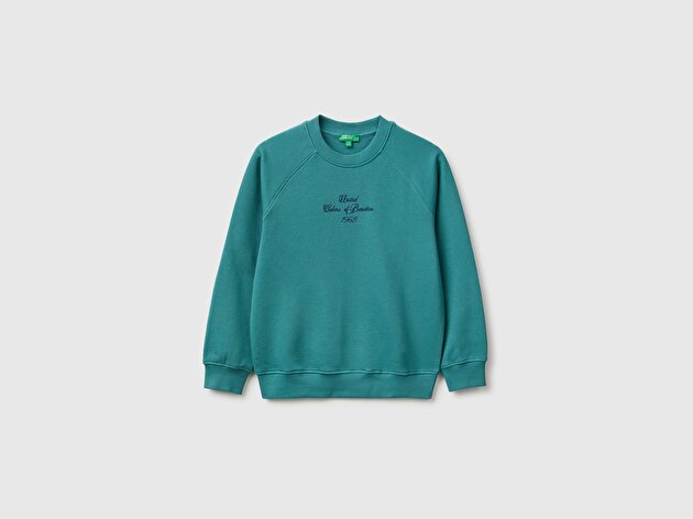 Benetton Erkek Çocuk Petrol Yeşili Önü İşlemeli Ribanalı Reglan Kollu Bisiklet Yaka Sweatshirt