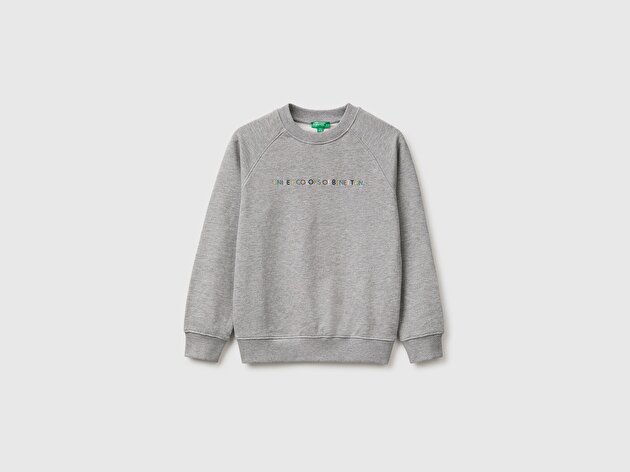 Benetton Erkek Çocuk Gri Melanj Önü İşlemeli Ribanalı Reglan Kollu Bisiklet Yaka Sweatshirt
