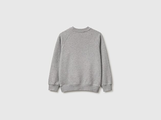 Benetton Erkek Çocuk Gri Melanj Önü İşlemeli Ribanalı Reglan Kollu Bisiklet Yaka Sweatshirt