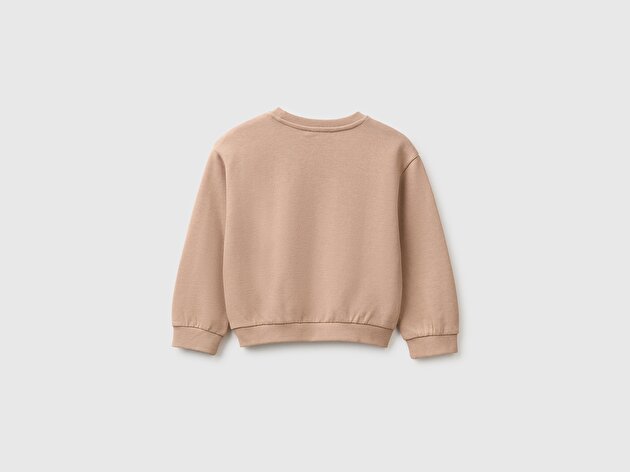 Benetton Kız Bebek Sütlü Kahve Önü İşlemeli Uzun Kollu Bisiklet Yaka Sweatshirt