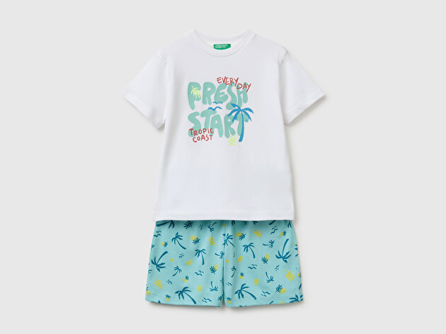 Benetton Erkek Bebek Su yeşili Önü Baskılı T-Shirt ve Komple Desenli Bermuda Şort Takım
