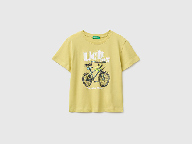Benetton Erkek Bebek Sarı Önü Su Geçirmez Baskı Detaylı Bisiklet Yaka T-Shirt
