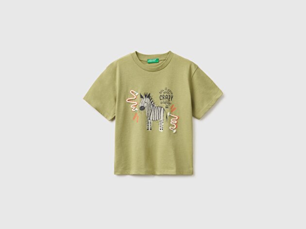Benetton Erkek Bebek Haki Baskı ve Aplike Detaylı Bisiklet Yaka T-Shirt