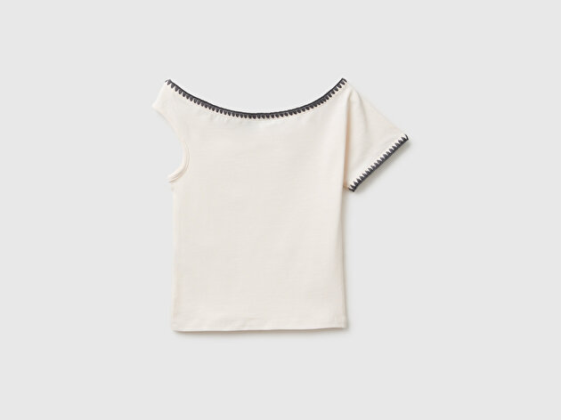 Benetton Kız Çocuk Ekru Asimetrik Yaka İşleme Detaylı T-Shirt