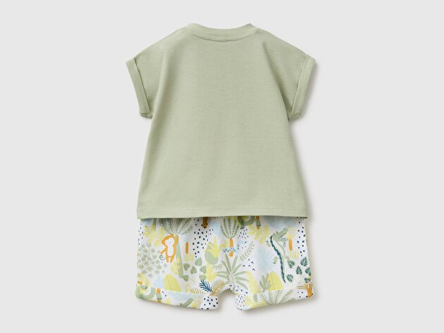 Benetton Bebek Bej Su Bazlı Baskılı Omzu Gizli Çıtçıtlı T-Shirt ve Şort Takım