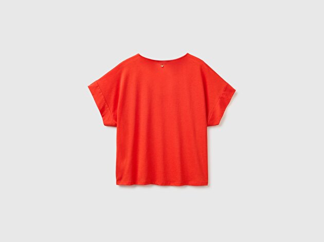 Benetton Kadın Kırmızı Pamuk ve Liyosel Karışımlı Arkası Logo Detaylı T-Shirt