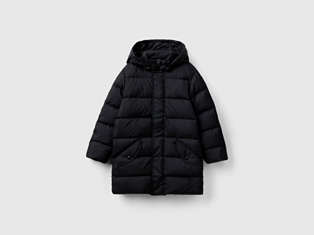 Benetton Erkek Çocuk Siyah Logo İşlemeli Kaztüyü Uzun Mont