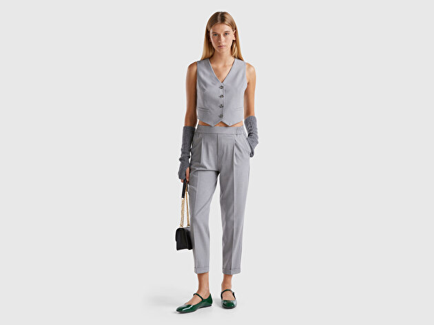 Benetton Kadın Gri Viskoz Karışımlı Yanı ve Arkası Büzgülü Kıvrık Paça Pantolon