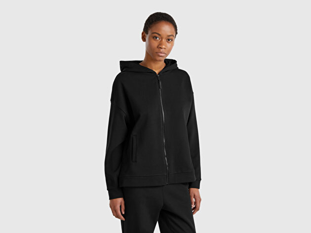 Benetton Kadın Siyah Logo Baskı Detaylı Kapüşonlu Relax Fit Sweatshirt