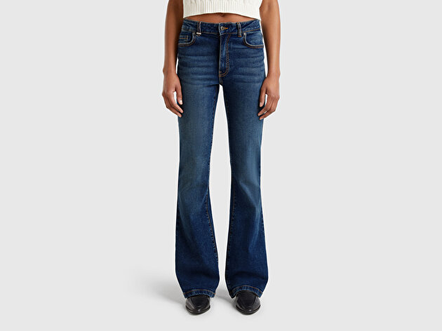 Benetton Kadın Koyu Mavi Streç Pamuklu Cepli Normal Bel İspanyol Paça Denim Pantolon