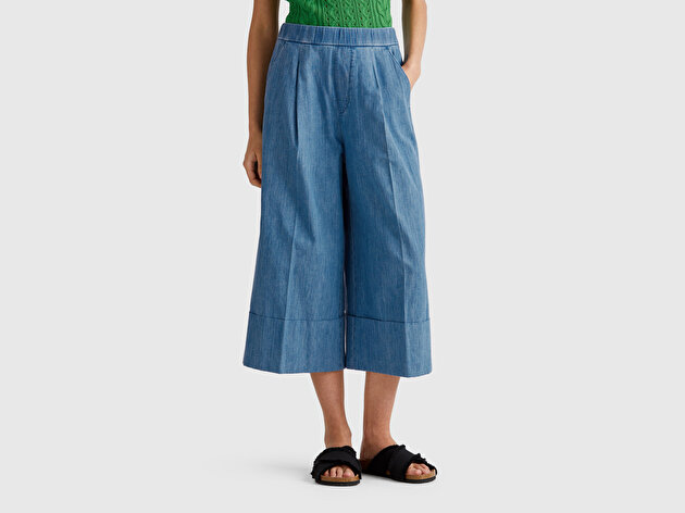 Benetton Kadın Açık Mavi Pamuk Karışımlı Ön Cepli Kıvrık Paça Kısa Pantolon