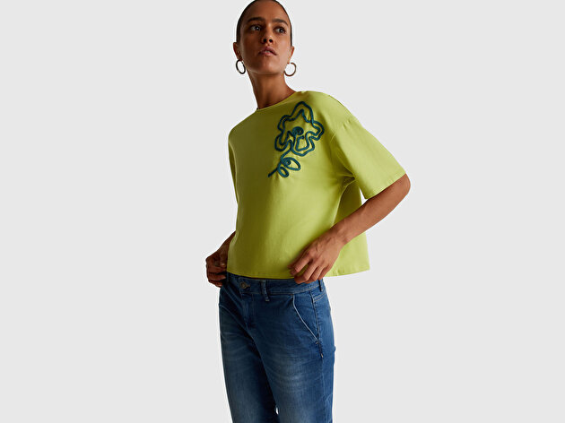 Benetton Kadın Açık Yeşil Koton Karışımlı Çiçek Aplikeli T-Shirt