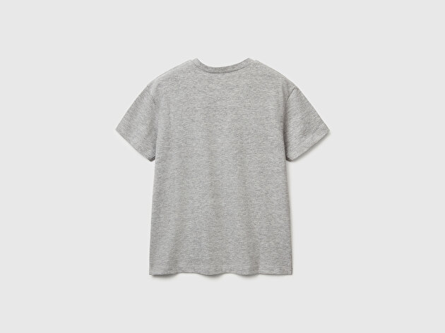 Benetton Erkek Çocuk Gri Melanj Önü Logo Baskılı Bisiklet Yaka T-shirt