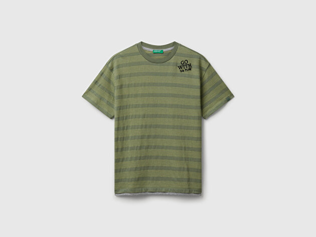 Benetton Erkek Çocuk Sarı Çizgili Önü Yazı Detaylı Kolu Logo Etiketli Oversize T-shirt