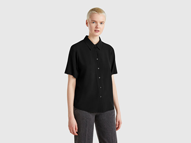 Benetton Kadın Siyah %100 Viskoz Düğmeli Kısa Kollu Gömlek