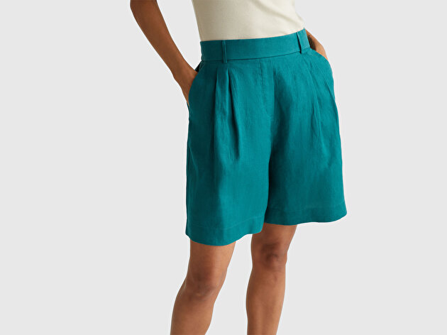 Benetton Kadın Koyu Yeşil %100 Keten Arka Beli Lastikli Pileli Relax Fit Bermuda Şort
