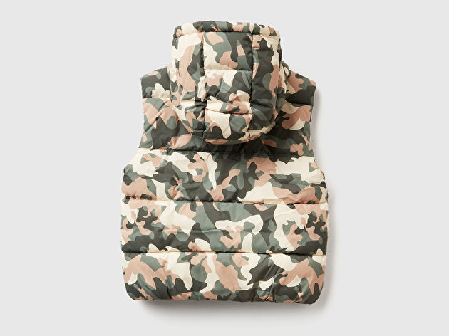 Benetton Erkek Bebek Çok Renkli Tamamı Baskılı Logolu Fermuarlı Kapüşonlu Dolgulu Yelek