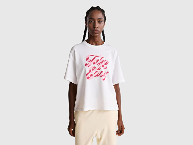 Benetton Kadın Beyaz-Pembe Yazılı %100 Pamuk Önü Yazı Baskılı Bisiklet Yaka T-Shirt