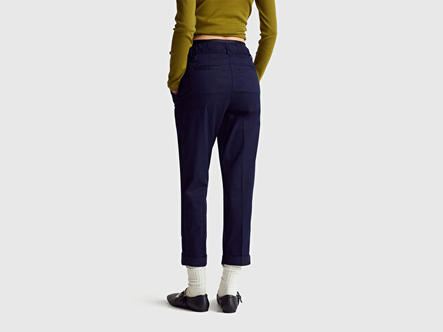 Benetton Kadın Lacivert Pamuk Karışımlı Önü Dikiş Detaylı Paçası Kıvrık Pantolon
