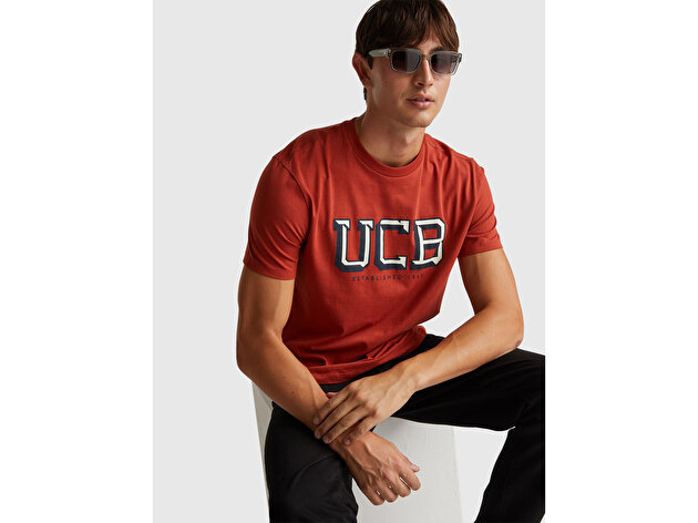 Benetton Erkek Kırmızı-UCB %100 Pamuk Önü Logo Baskılı Relax Fit T-Shirt